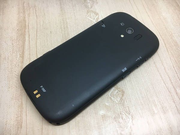 ��SALE������� docomo �ٻ��� �餯�餯���ޡ��ȥե���3 F-06F �֥�å� ����