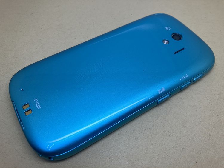 SIM�ե꡼ �餯�餯���ޡ��ȥե��� me F-03K 16GB ���� ���Ŵ��դ� �վ��Ƥ�ͭ