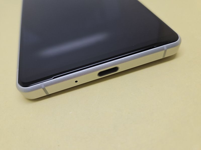 ムスビー｜SIMフリー Xperia 1 II SO-51A 128GB 美品 充電ケーブル付 