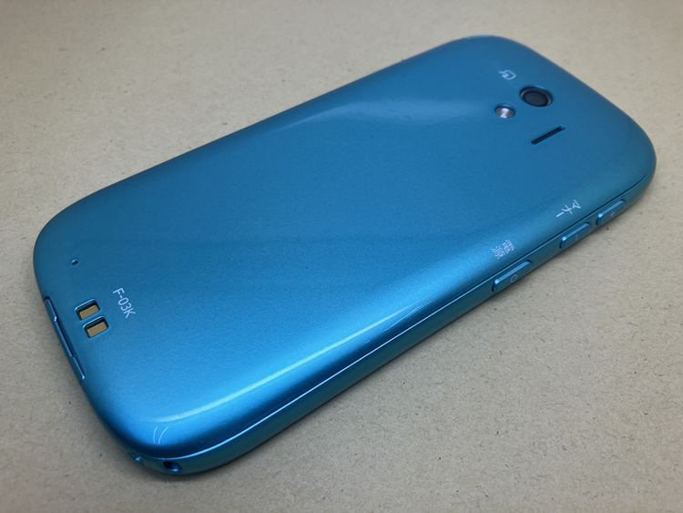 SIM�ե꡼ �餯�餯���ޡ��ȥե��� me F-03K 16GB ���� ���Ŵ��դ� �վ��Ƥ�ͭ