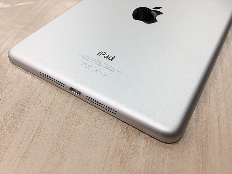 Apple ipad mini 16GB Wi-Fi �ۥ磻�� A1432 ���� ���ť����֥��դ�