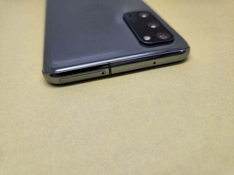 ムスビー｜SIMフリー Galaxy S20 5G SC-51A 128GB 美品 充電ケーブル付 