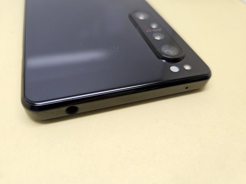 ムスビー｜SIMフリー Xperia 1 II SO-51A 128GB 美品 充電ケーブル付 