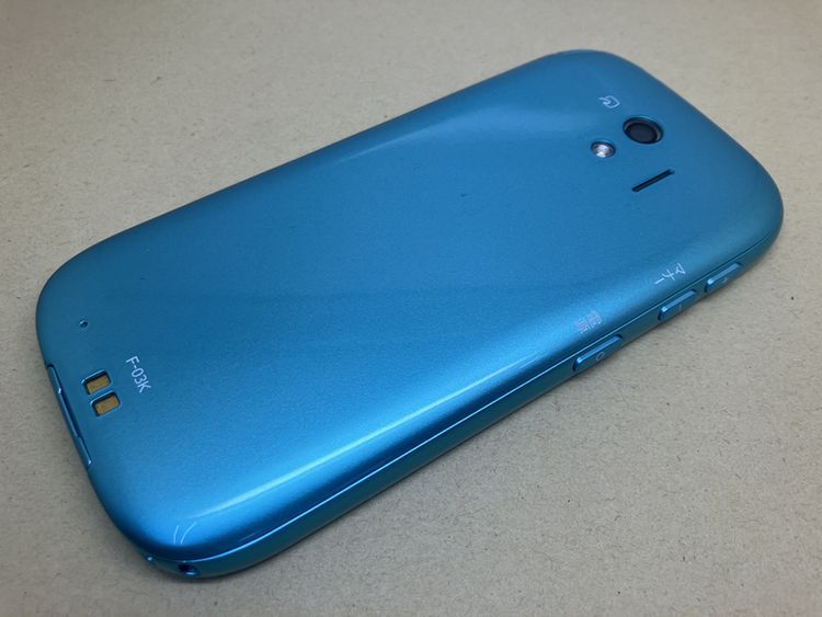 SIM�ե꡼ �餯�餯���ޡ��ȥե��� me F-03K 16GB ���� ���Ŵ��դ� �վ��Ƥ�ͭ