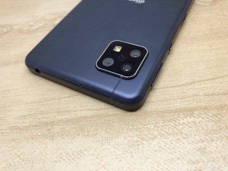 ムスビー｜SIMフリー AQUOS sense5G SH-53A 64GB 美品 充電ケーブル付