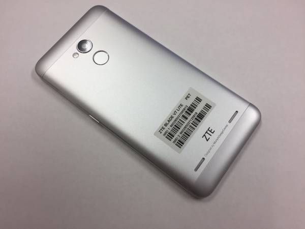 ʡߡSIMե꡼ZTEBladeV7lite