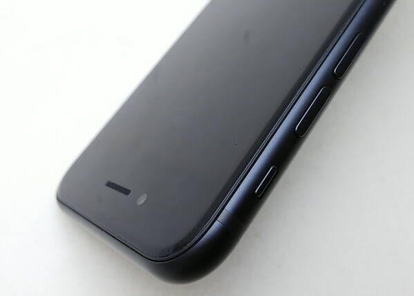 ムスビー｜【極上美品】 SIMフリー iPhone SE2 64GB ブラック 国内版 
