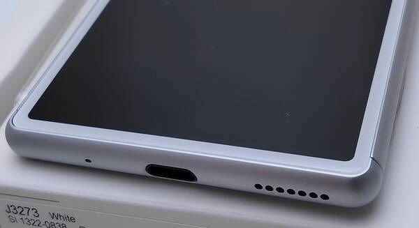 ムスビー｜【新品未使用】 国内版SIMフリー Xperia8 Lite ホワイト 