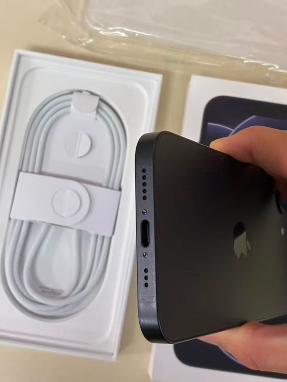 ����Х�����֡�Ķ���ʡ�iPhone 17e 256GB SIM�ե꡼ [�֥�å�]