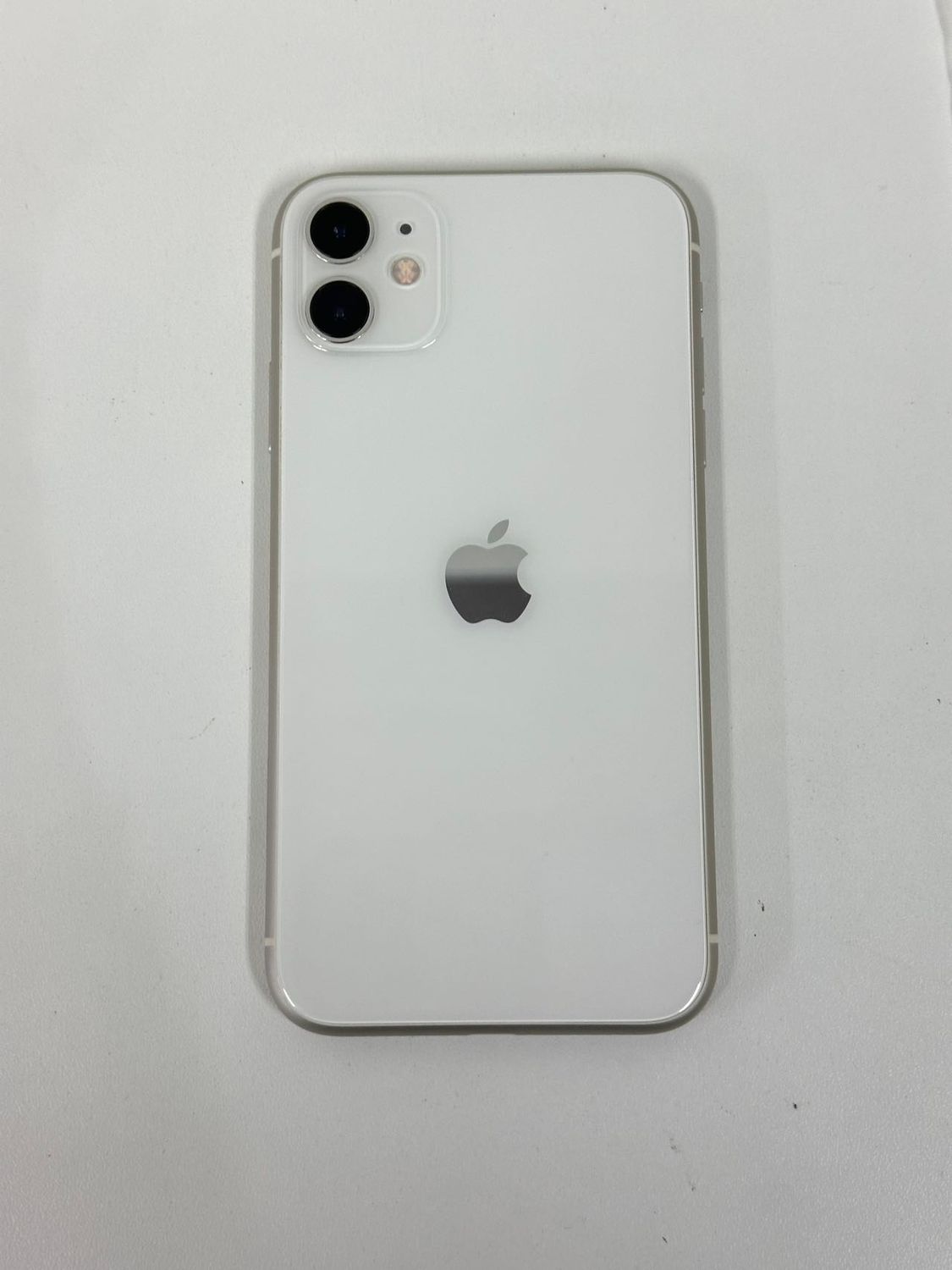 ムスビー｜☆モバイル一番☆Aランク☆iPhone 11 128GB ホワイト 充電器 