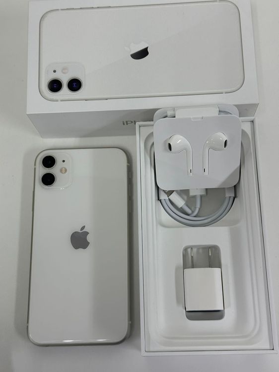 週末限定価格→iPhone11白SIMフリー128GB iFaceケース付 こぐらし
