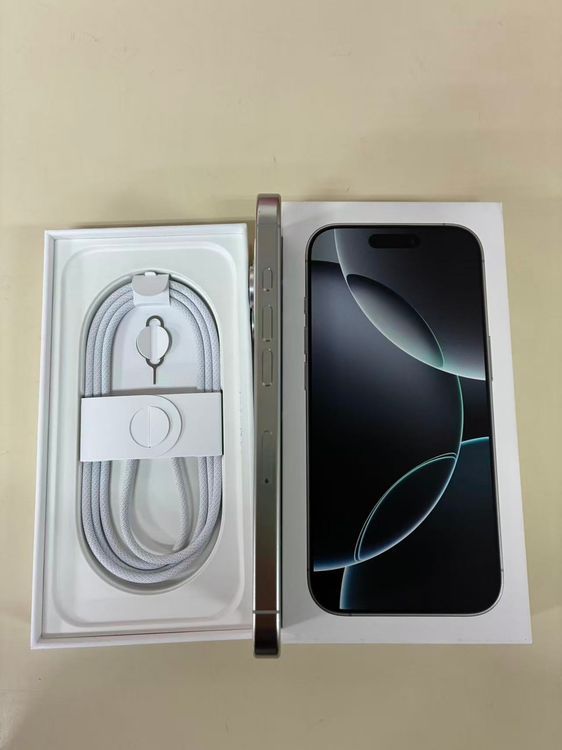 ����Х�����֡�A��󥯡�APLLE iPhone16 Pro 256GB �ۥ磻�ȥ����˥���