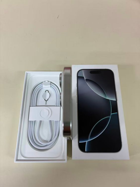 ����Х�����֡�A��󥯡�APLLE iPhone16 Pro 256GB �ۥ磻�ȥ����˥���