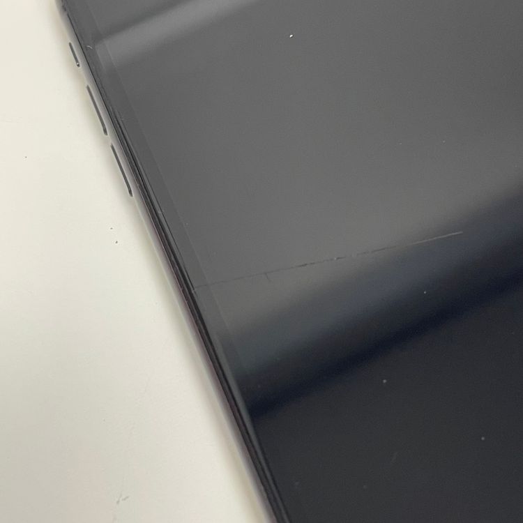 ��������С�iPhone11 128GB ���̳�� �֥�å� �ò� ����̵����