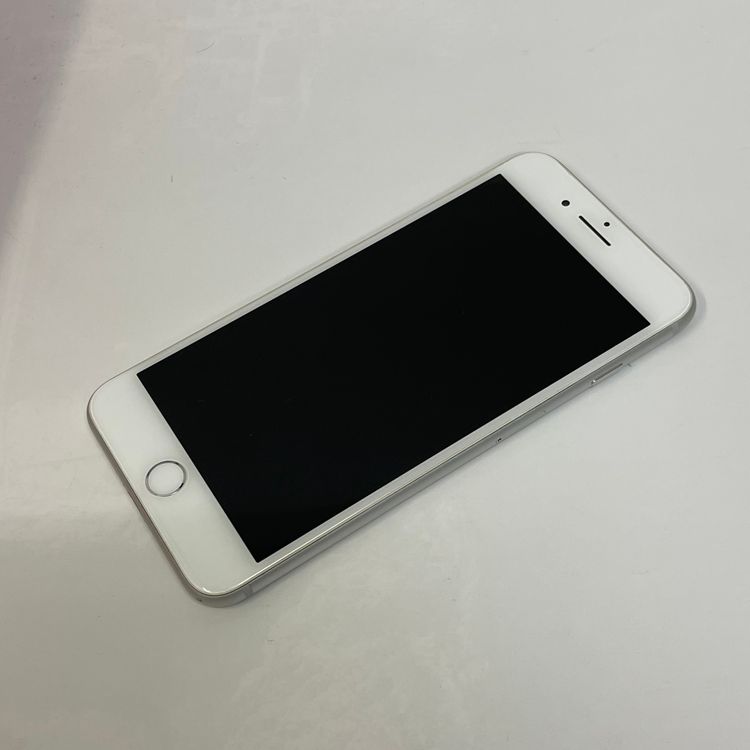★スタモバ★電池82% iPhone8Plus 64GB 〇判定 美品 シルバー 特価 送料無料!