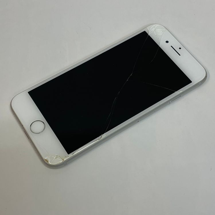 ��������С�����90% iPhone8 64GB ��Ƚ�� ����С� �ò� ����̵����