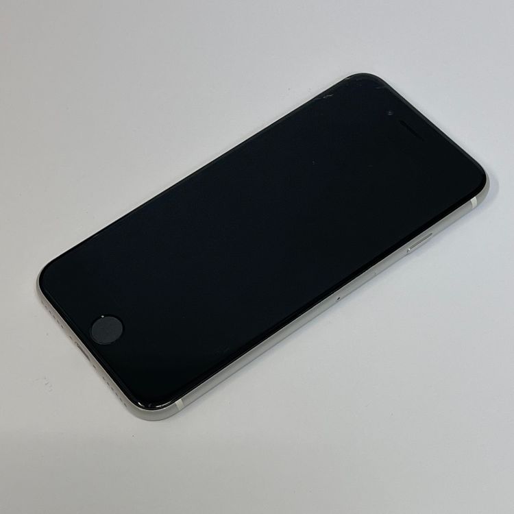 ��������С�����82% iPhone SE(�裲����) 64GB ���� ��Ƚ�� �ۥ磻�� �ò�