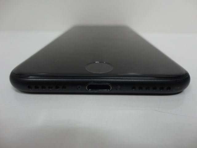 iPhone7 32GB 32GB Black SIMフリー 本体 B31 Apple iPhone 7 32GB SIMフリー [ジェットブラック] 価格比較