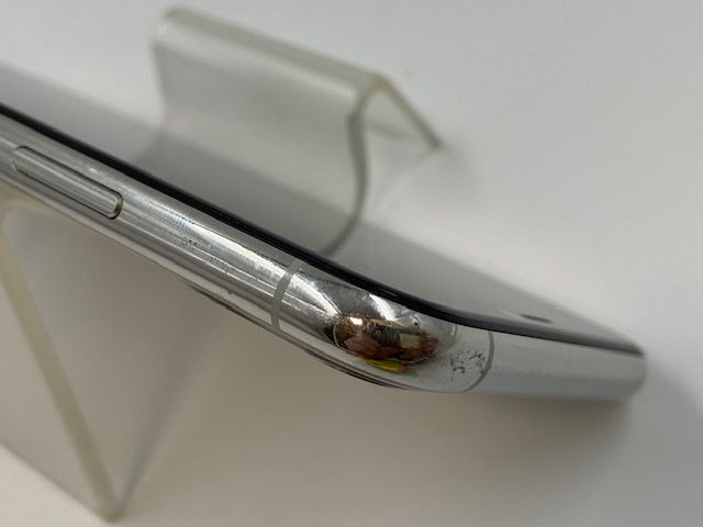 特価品!SIMフリー 5102012K【美品】iPhone11Pro 256GB(シルバー)