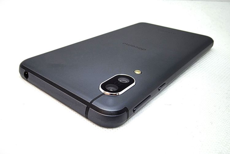 604007U�����ʡ�AQUOS Sense3 /SH-02M(�֥�å�)