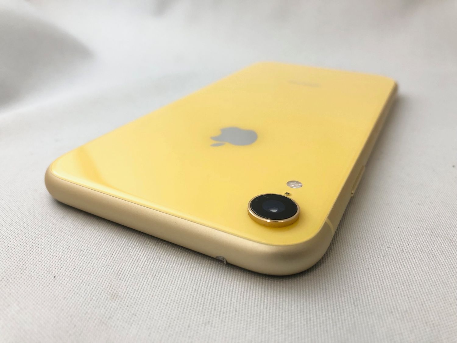 iphoneXR 64GB SIMフリー版 イエロー （Apple iPhone XR ホワイト  