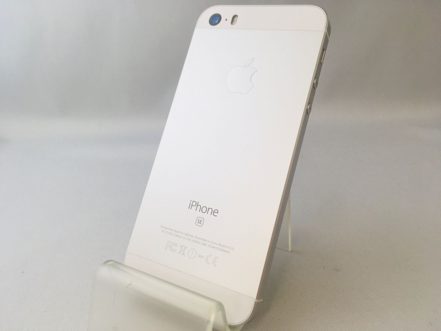 ムスビー｜3051004Dバッテリー容量98%【超美品】iPhoneSE 64GB  