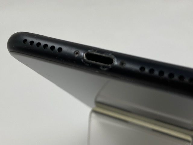 特価品! SIMフリー 5102013K【超美品】iPhoneSE 第2世代 128GB(ブラック)