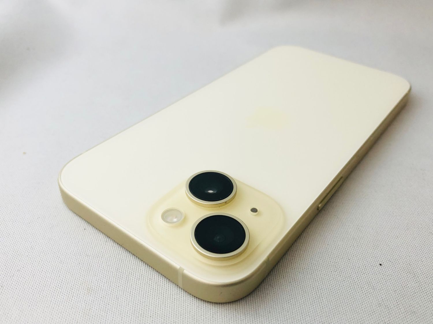ムスビー｜限定保証付！B/t100% 4101008D【超美品】iPhone15 128GB 