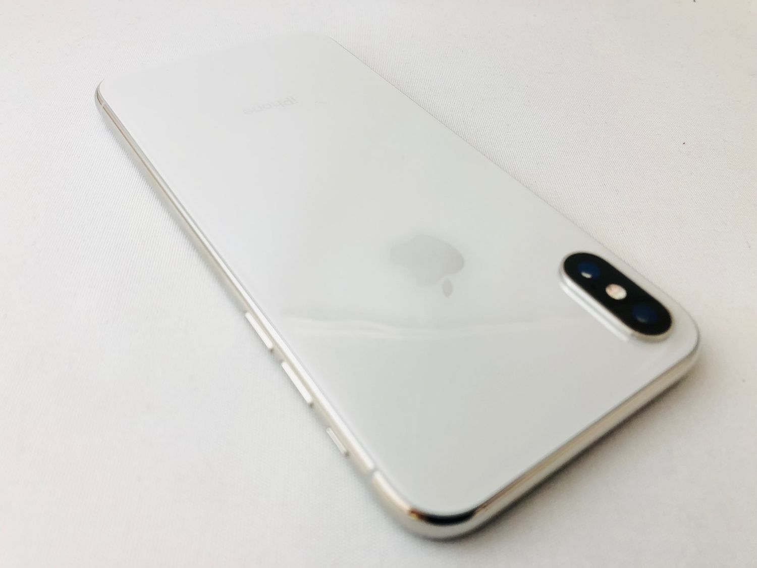 ムスビー｜B/t100% 4051009D【優良美品】iPhoneX 64GB(シルバー)SIM  