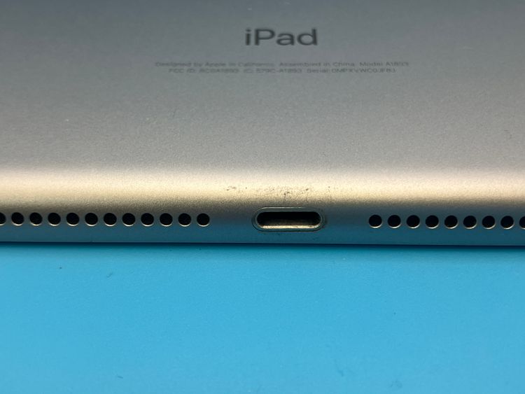 6081008D��Ķ���ʡ�iPad��6���� 32GB(���ڡ������쥤)Wifi����