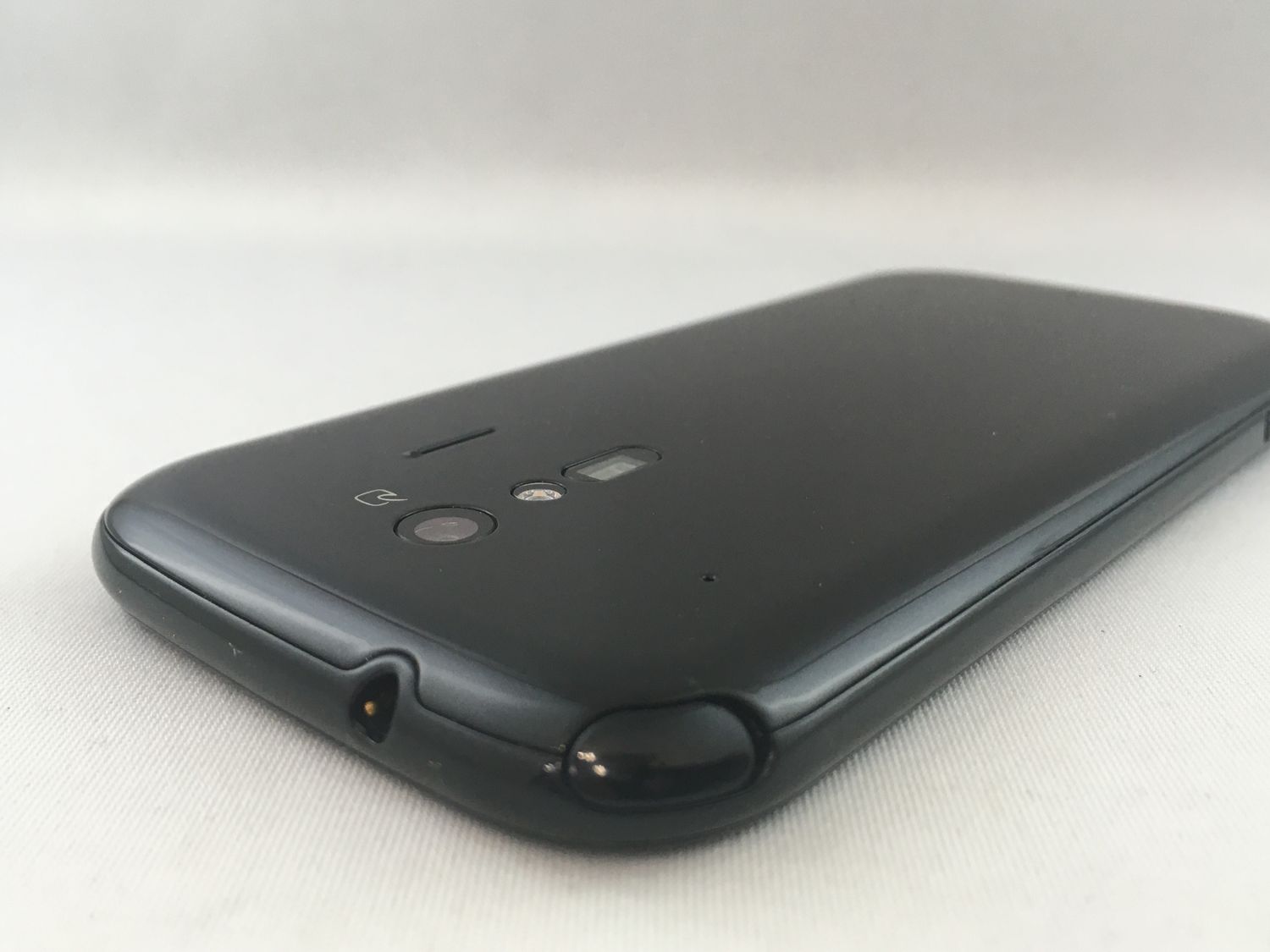 NTTdocomo - らくらくスマートフォンme F-01L ブラック Amazon | らくらくスマートフォン me F-01L ブラック | エヌ
