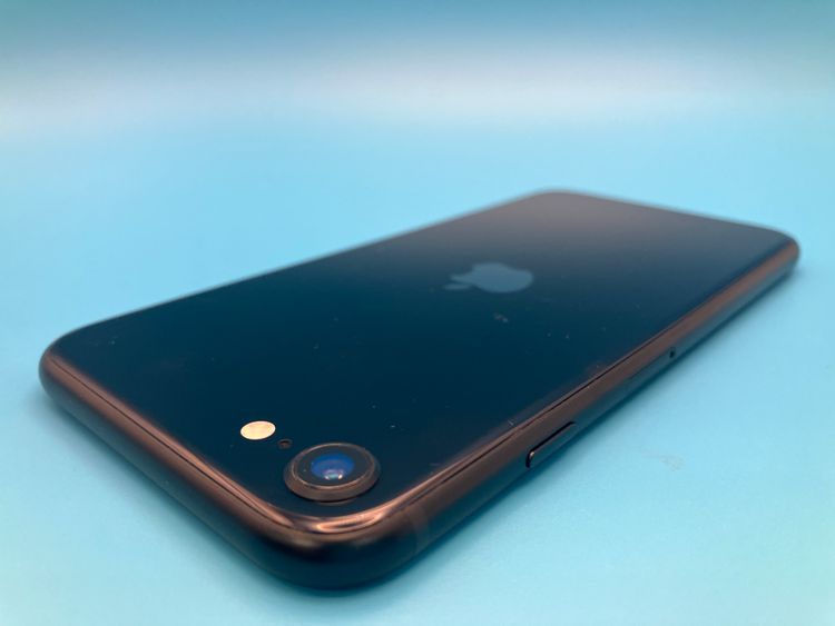 6071012D�ڿ���Ʊ�͡�iPhoneSE��3���� 64GB(�֥�å�)