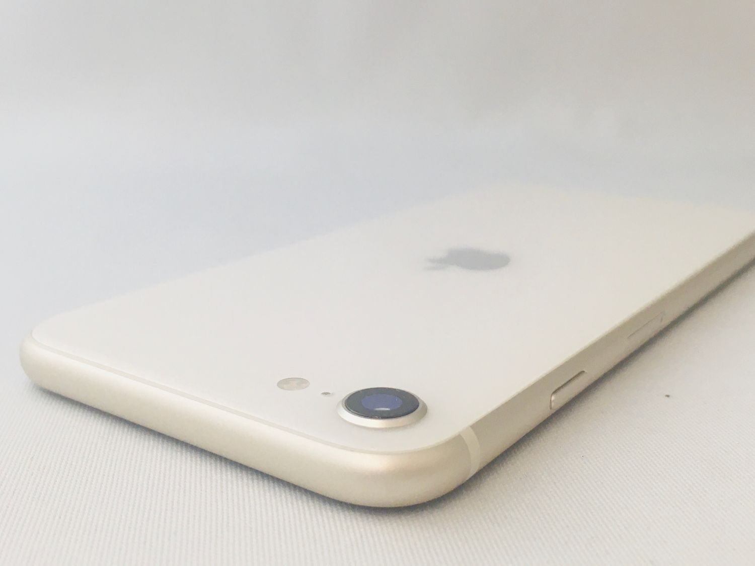 ムスビー｜3101003Dバッテリー容量99%【新品同様】iPhoneSE第3世代 