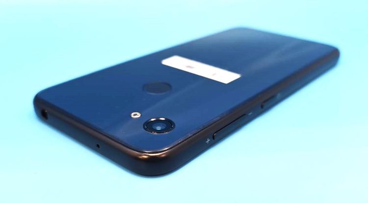 6021012D��Ķ���ʡ�GRATINA/KYV48 32GB(�֥�å�)