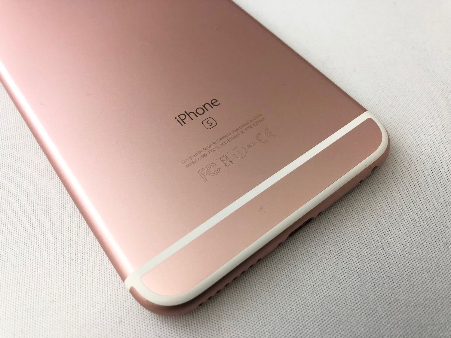 ムスビー｜B/t99% 2101010D【超美品】iPhone6sPlus 16GB(ローズ 