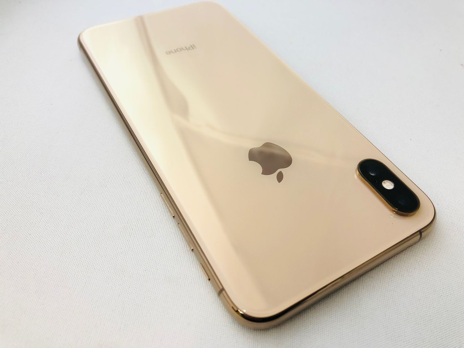 ムスビー｜訳あり特価！4011007D【優良美品】iPhoneXsMax 64GB  