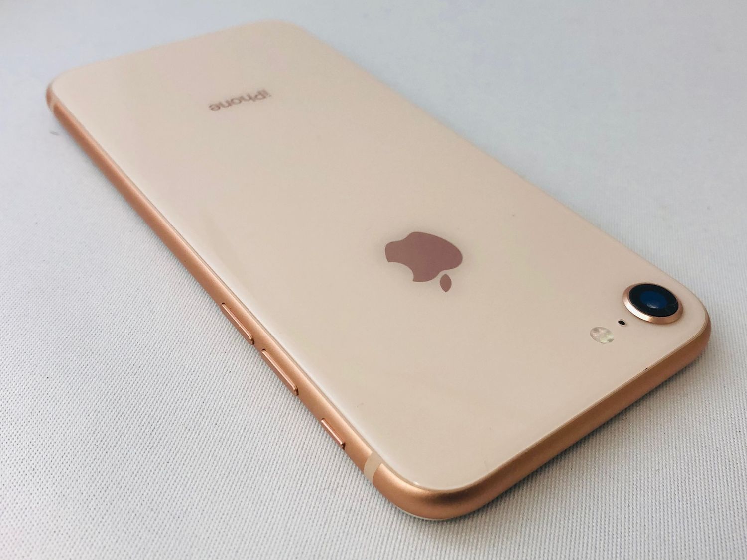 ムスビー｜B/t98% 3021018D【超美品】iPhone8 64GB(ゴールド)SIMフリー  