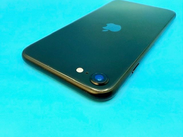 �������ò���6031014D�����ʡ�iPhoneSE(2) 64GB(�֥�å�)SIM�ե꡼��
