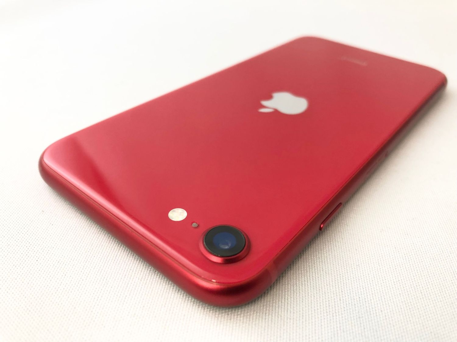 ムスビー｜B/t100% 3021012D【超美品】iPhoneSE第2世代 64GB(レッド  