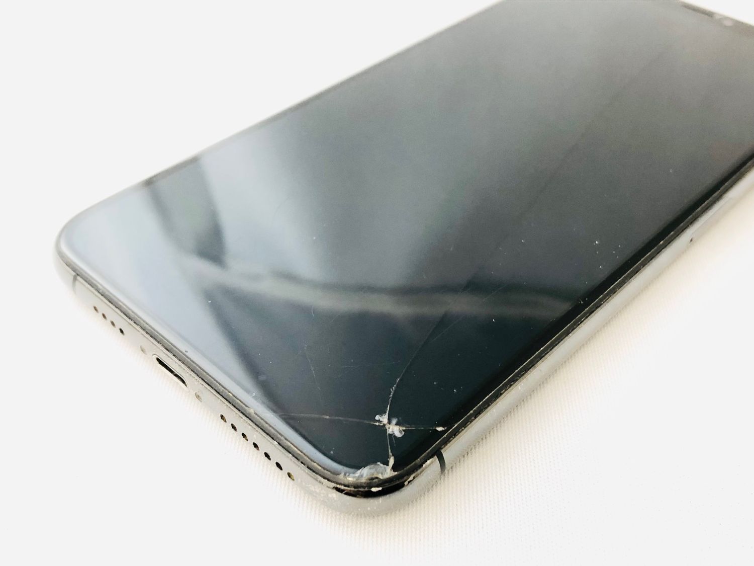 ムスビー｜3111010D【ジャンク品】iPhoneXsMax 64GB(スペースグレー  