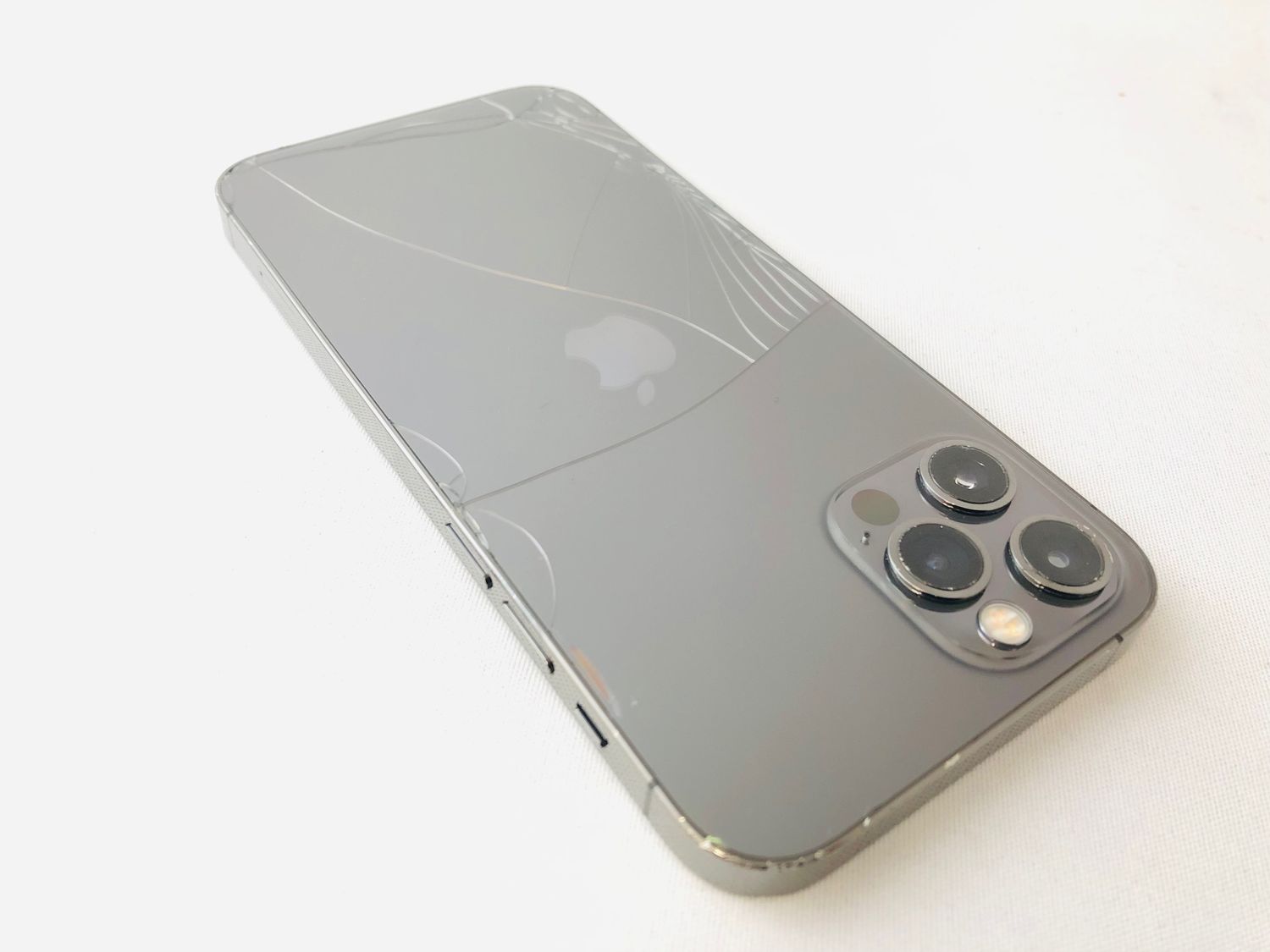 ムスビー｜4041015D【ジャンク品】iPhone12Pro 256GB(グラファイト)SIM 
