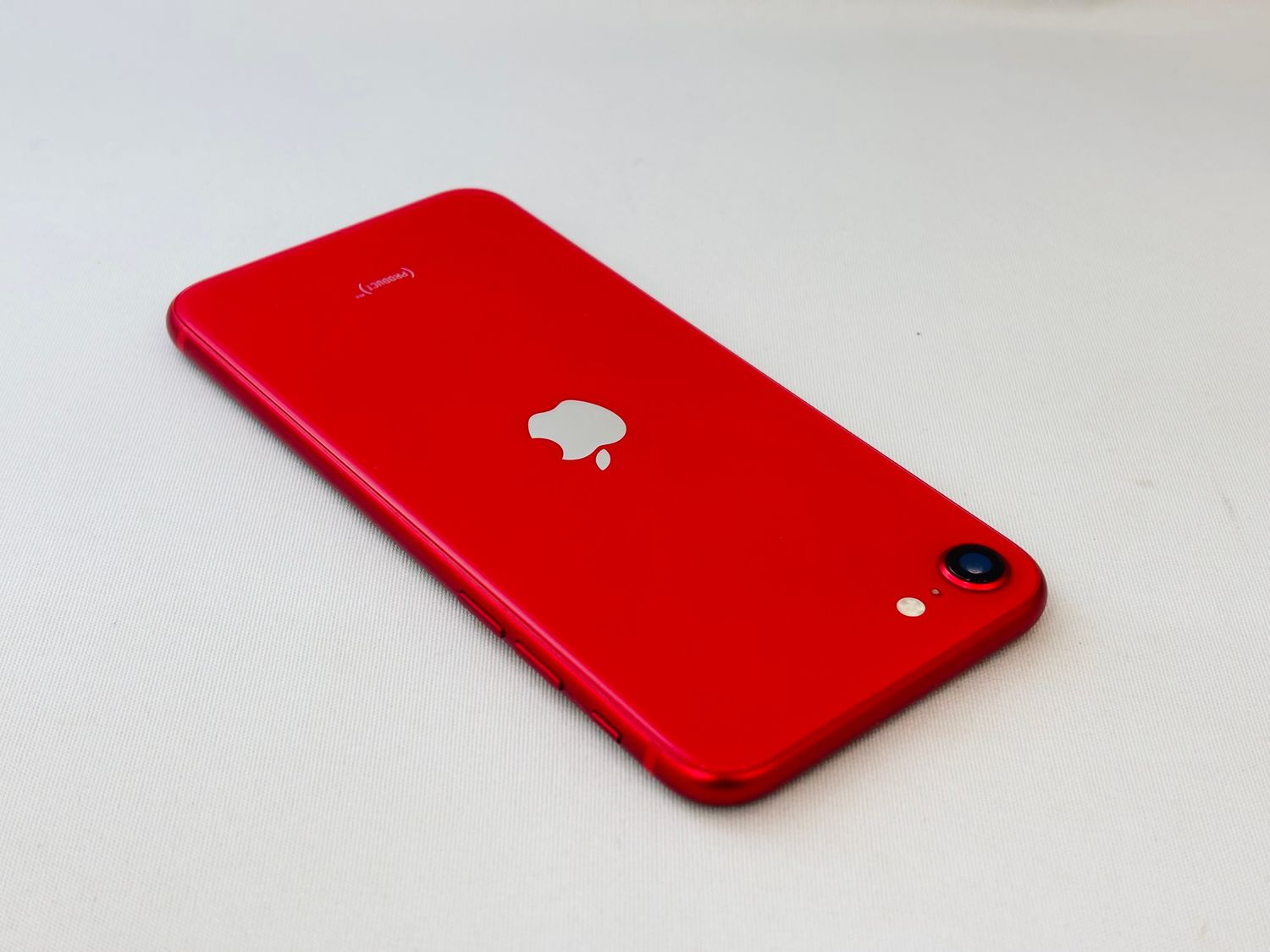 ムスビー｜SIMロック解除済み！5021004D【超美品】iPhoneSE2 64GB 