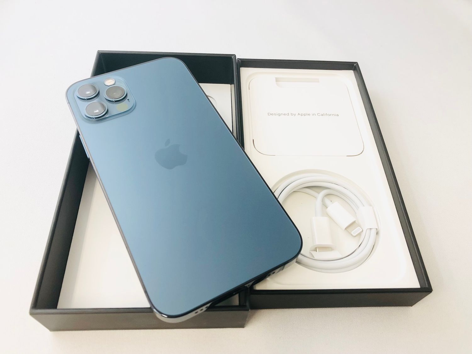 iPhone 12 Pro パシフィックブルー 256GB（Apple iPhone 12 Pro  