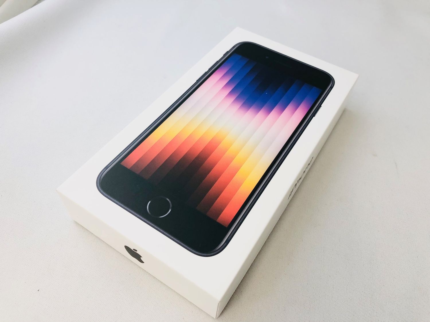 iPhoneSE 第三世代 白 箱付き （Apple - iPhone SE第3世代 本体 SE3 
