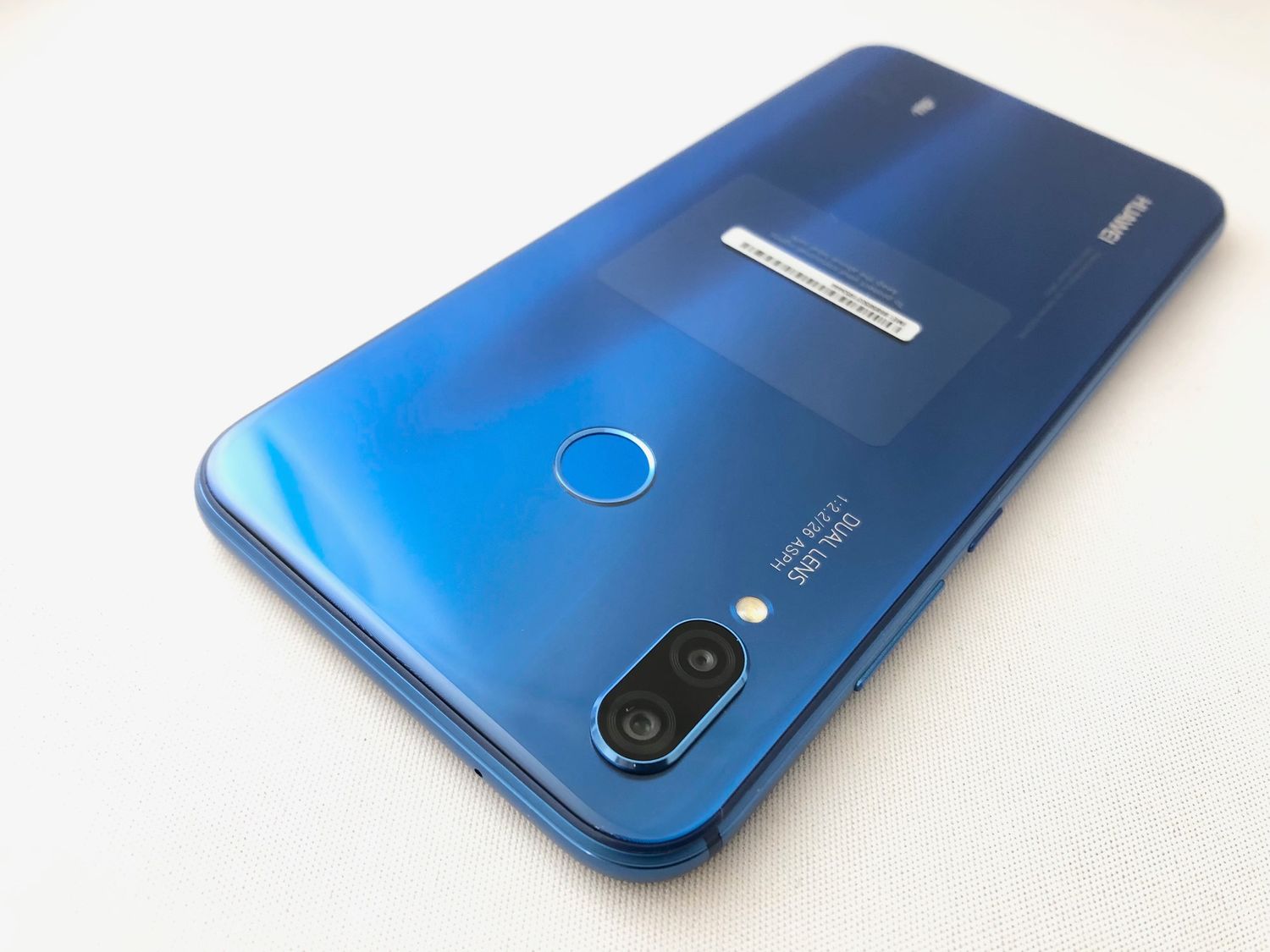 ムスビー｜SIMロック解除済！3091011D【新品同様】HUAWEI P20 lite  