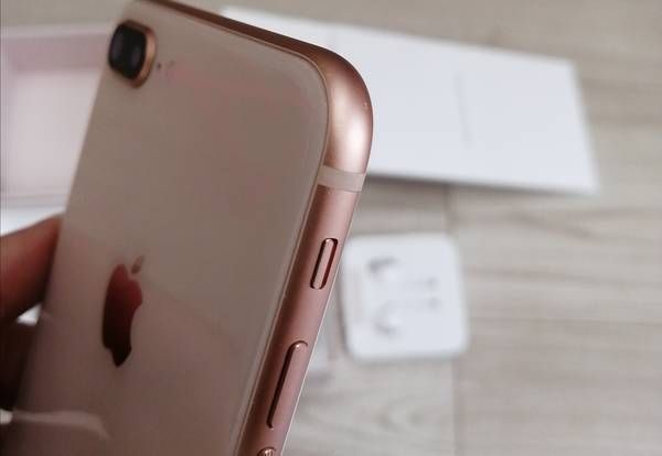 iPhone8 64GB ピンクゴールド 美品 iPhone8 docomo 64GB ピンク iPhone 