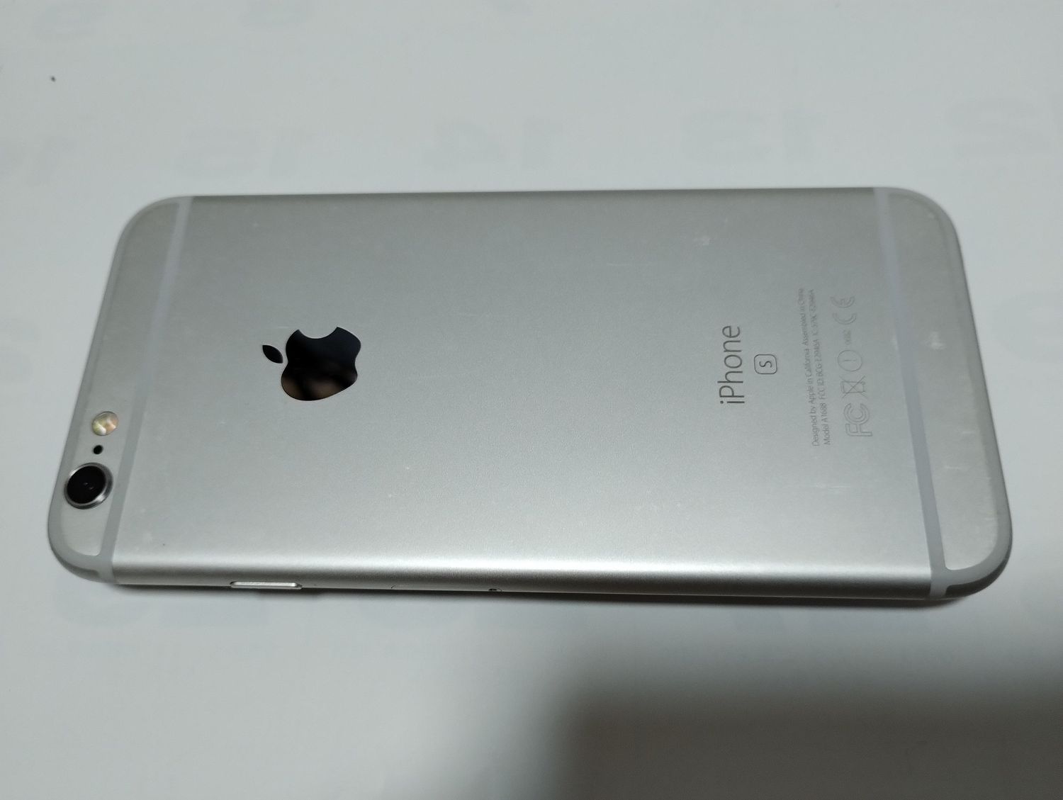 ムスビー｜美品 iPhone 6S 64GB 値下げしました（外装新品アルミケース 