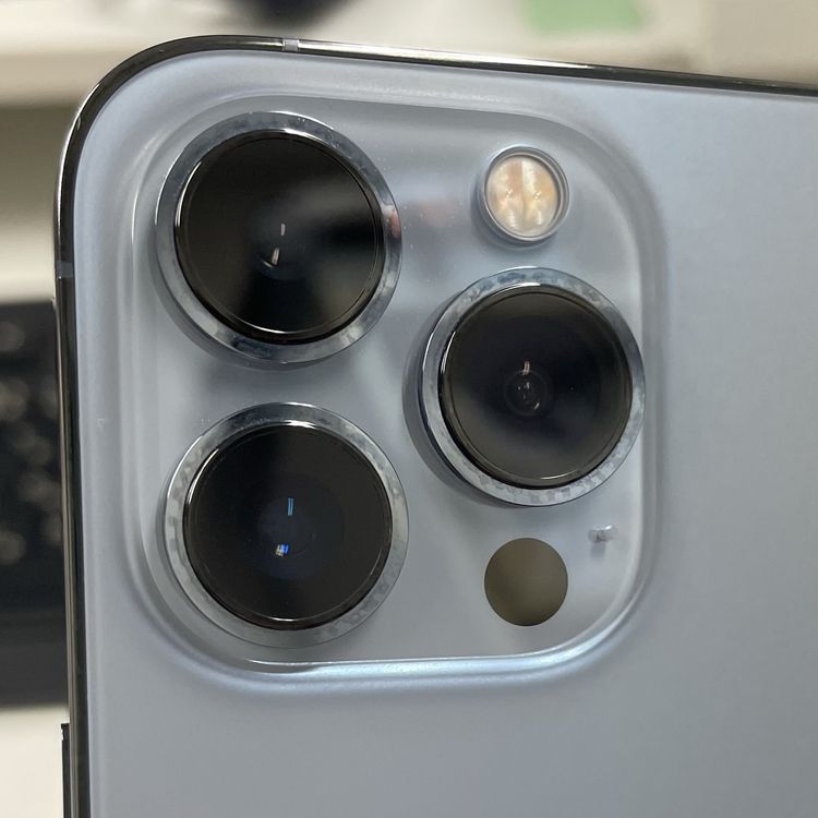 iPhone 13 Pro�����ΤΤߡ�