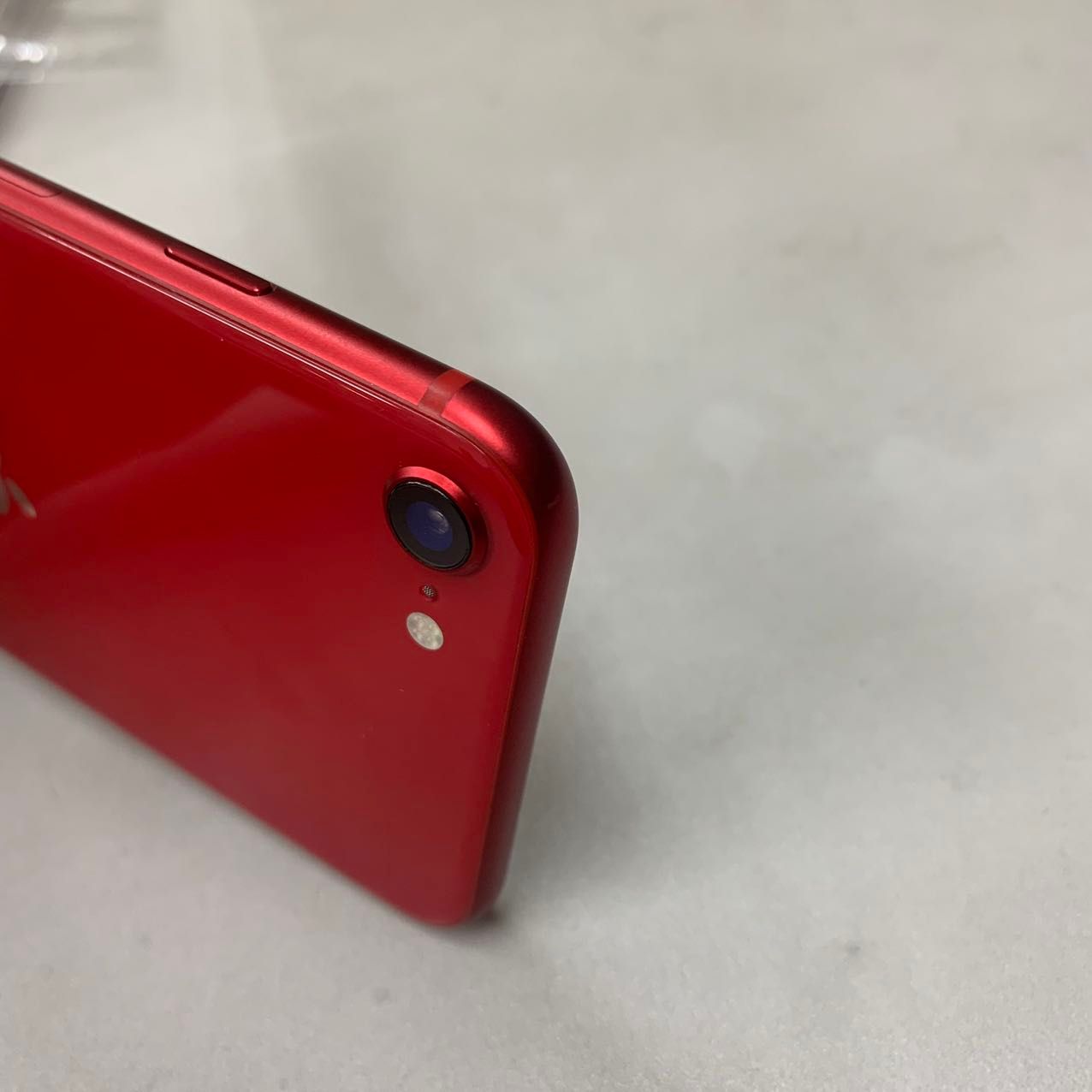ムスビー｜iPhone SE (第2世代) 64GB SIMフリー [レッド]バッテリー84 