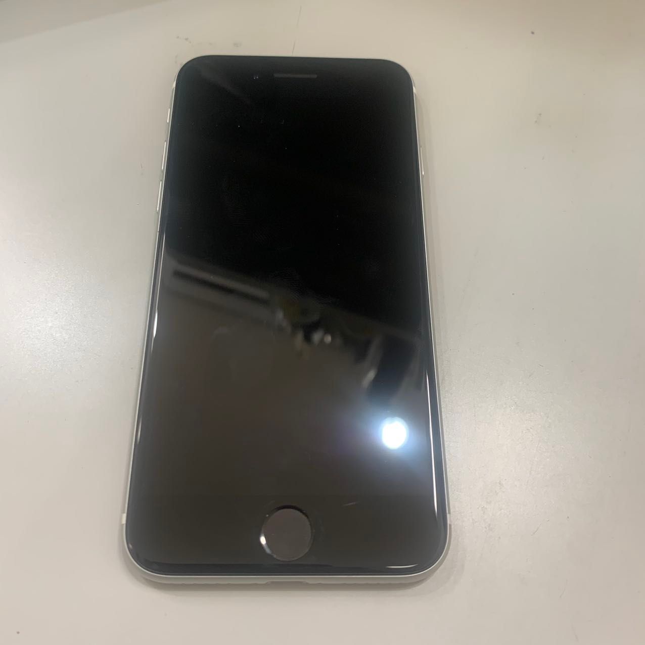 ムスビー｜Apple iPhone SE（第2世代）64GB ホワイト 電池86％ Apple 